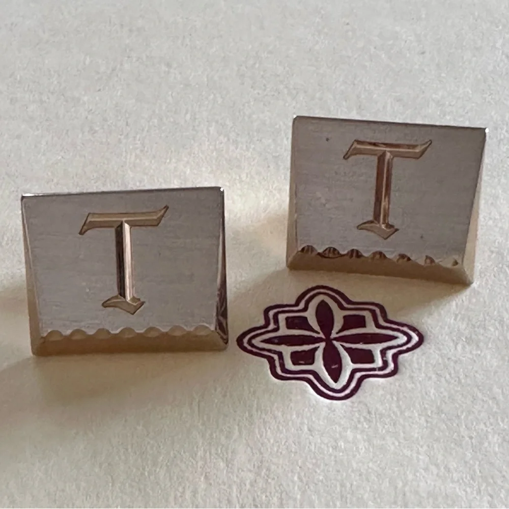 HICKOK | Vintage Silver Monogrammed T Cufflinks